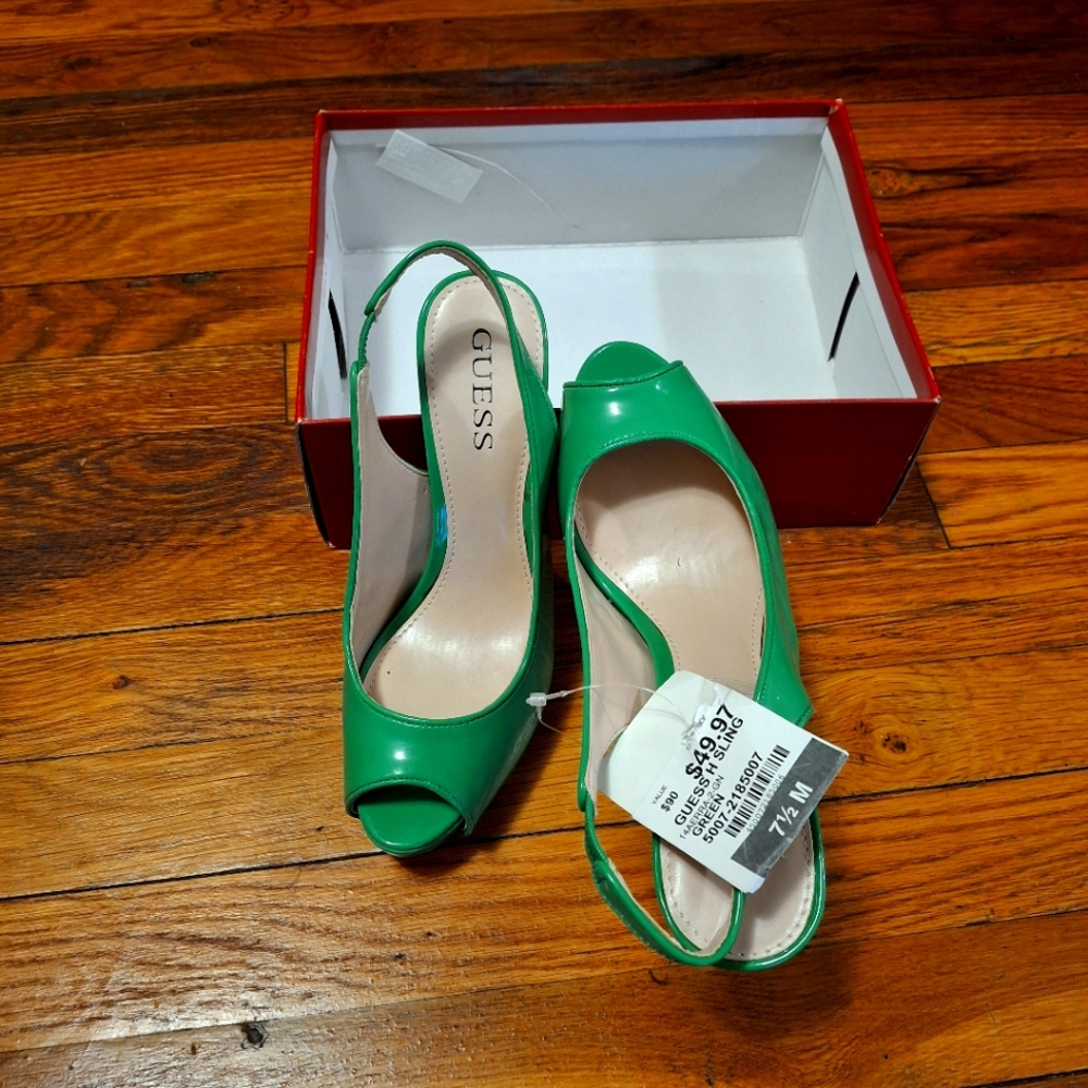 GUESS Women's Green Peep Toe Heels